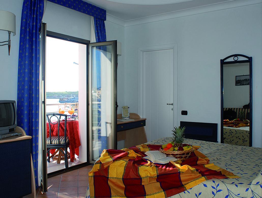 Hotel Paladini Di Francia Lampedusa Exterior photo